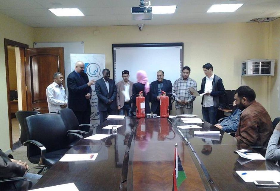 التعليم العالي يكرم موظفي الأمن والسلامة بمصلحة المرافق التعليمية و مركز المناهج 8 efa news 8 42fcfdd3